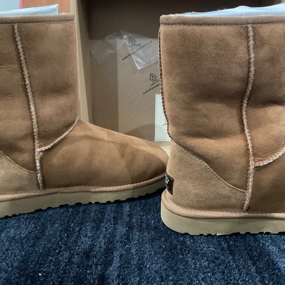 Women’s Ugg Boots Size 8 - Picture 2 of 10
